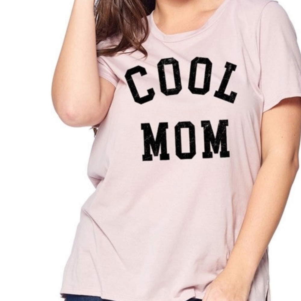 COOL MOM GRAPHIC TEE